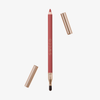 Ein SWEED-Lippenkonturenstift in Rosa mit goldenen Kappen an beiden Enden, von denen eine abgenommen wurde, um die Pinselspitze zu zeigen.
