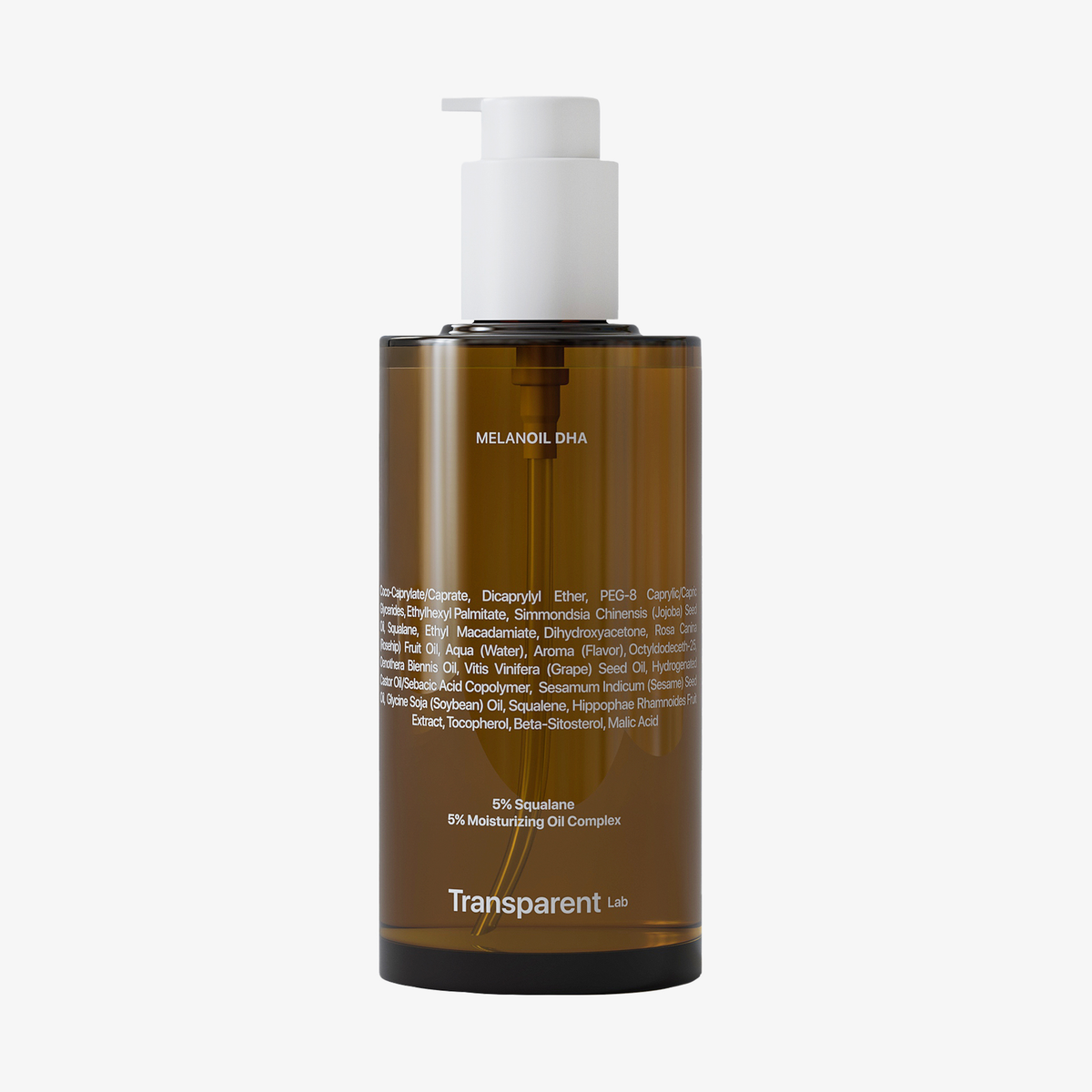 Eine braune Pumpflasche mit der Aufschrift Melanoil DHA von Transparent Lab ist mit weißem Deckel, weißer Schrift und einer Liste der Inhaltsstoffe versehen.