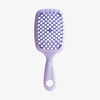 Die Detangeling Hair Brush „Lavender“ von UNbrush verfügt über einen belüfteten Bürstenkopf in Wabenform und einen Griff mit Markenlogo.