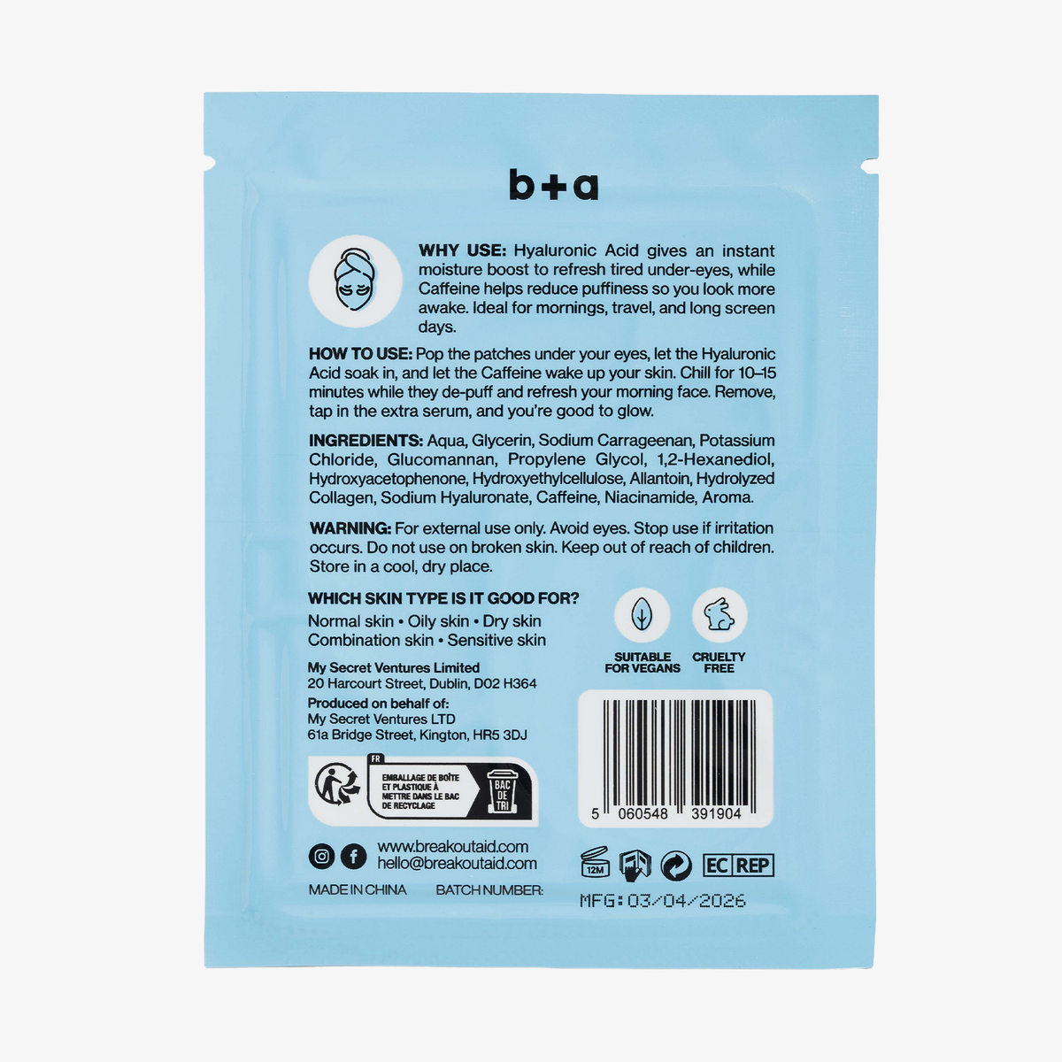 Die Rückseite einer hellblauen Verpackung der Hydrate + De-Puff Eye Patches mit Anwendungshinweisen, Inhaltsstoffen, Warnhinweisen und Informationen zum Recycling.