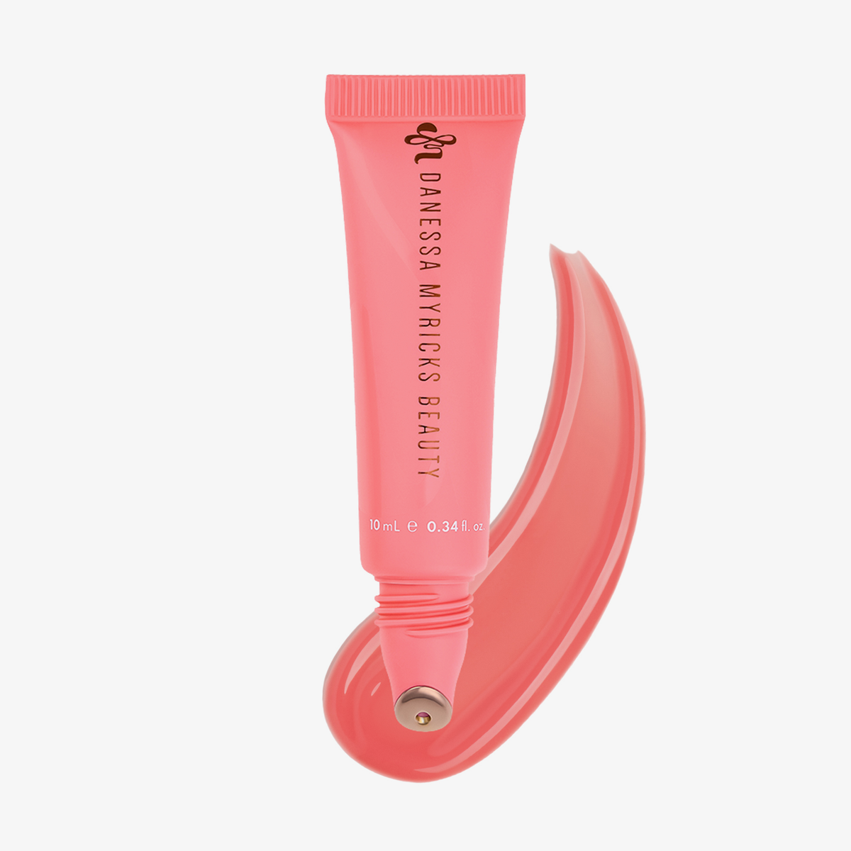Eine rosa Tube „Danessa Myricks Beauty Glosswork 4D Ultra Shine Plumping Gloss“ mit einem passenden Farbmuster auf weißem Hintergrund.