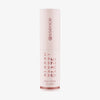Eine rosafarbene Tube des Essence GLOSSY GLAZE High Shine Lipstick 05 steht aufrecht auf einem weißen Hintergrund.