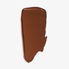 Ein gleichmäßiger Auftrag der Foundation „Ctrl+ SKIN“ von LH Cosmetics in der Farbe „Glossy Brown“, dargestellt auf weißem Hintergrund.