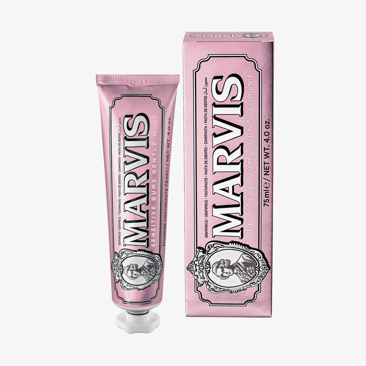 Eine rosa Tube und eine Schachtel Marvis Zahnpasta Sensitive Gums Gentle Mint 75 ml vor weißem Hintergrund.