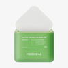 Ein grüner Behälter mit „Mediheal Teatree Trouble Calming Pad“, aus dem oben ein Pad teilweise herausragt.