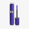 NABLA Cosmetics „Beyond Bold“ Mascara in Metallic-Lila, Mascara-Bürste mit lila Borsten, präsentiert vor weißem Hintergrund.
