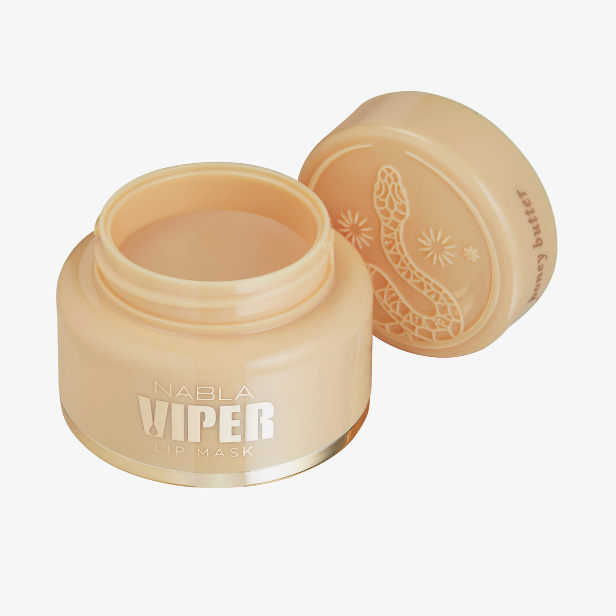 Offene beige Dose der Viper Lip Mask – Honey Butter von NABLA, mit einem Deckel mit Schlangenmuster auf weißem Hintergrund.