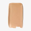 Ein Farbmuster der SWEED Glass Skin Foundation in Beige, rechteckig mit glänzender Oberfläche, auf weißem Hintergrund und mit glatten, gleichmäßigen Kanten.