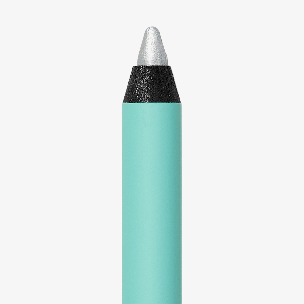 Eine Nahaufnahme des SWEED Satin Eyeliners in Hellblau mit einer spitzen silbernen Spitze vor weißem Hintergrund.