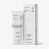 Eine weiße Tube und eine Schachtel der Sonnencreme „Transparent Lab Invisible Sunscreen SPF50+“ mit schwarzer Beschriftung, aufrecht stehend vor einem weißen Hintergrund.
