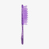 Die UNbrush Detangling Hair Brush hat Kunststoffborsten und eine lilafarbene, glitzernde Oberfläche, die auf einem weißen Hintergrund dargestellt ist.