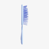 Die UNbrush Detangling Hair Brush Mini ist aus blauem Kunststoff mit breiten Borsten, die von der Seite auf einem weißen Hintergrund abgebildet sind.