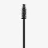 Nahaufnahme der Wimperntusche Hyper Lash Waterproof Mascara 010 von Catrice Cosmetics mit einer Bürste mit Borsten vor einem weißen Hintergrund.