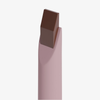 Der Dominique Cosmetics Lip Frame Pencil in der Farbe Hot Chocolate mit abgewinkelter, quadratischer Spitze steht auf weißem Hintergrund.