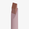 Der Dominique Cosmetics Lip Frame Pencil in der Farbe Toasty Peach mit abgewinkelter, quadratischer Spitze steht auf weißem Hintergrund.