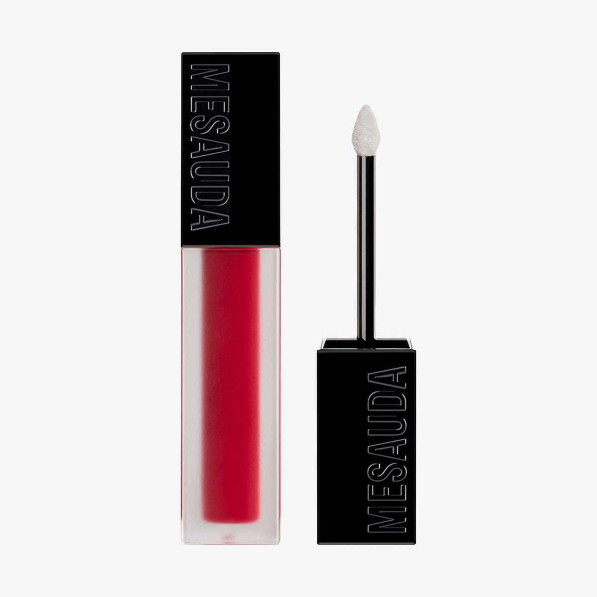 Eine Tube roten Flüssig-Lippenstifts aus dem COSMIC KISS CHRISTMAS KIT, bei der der Applikator entfernt wurde.