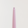 Nahaufnahme des NABLA Cosmetics Cupid's Arrow Micro Make-up Stift mit freiliegender Spitze vor einem weißen Hintergrund.