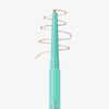 Ein SWEED-Augenbrauenstift in der Farbe „Teal“ mit einer braunen Spirallinie oberhalb der Spitze, dargestellt auf weißem Hintergrund.