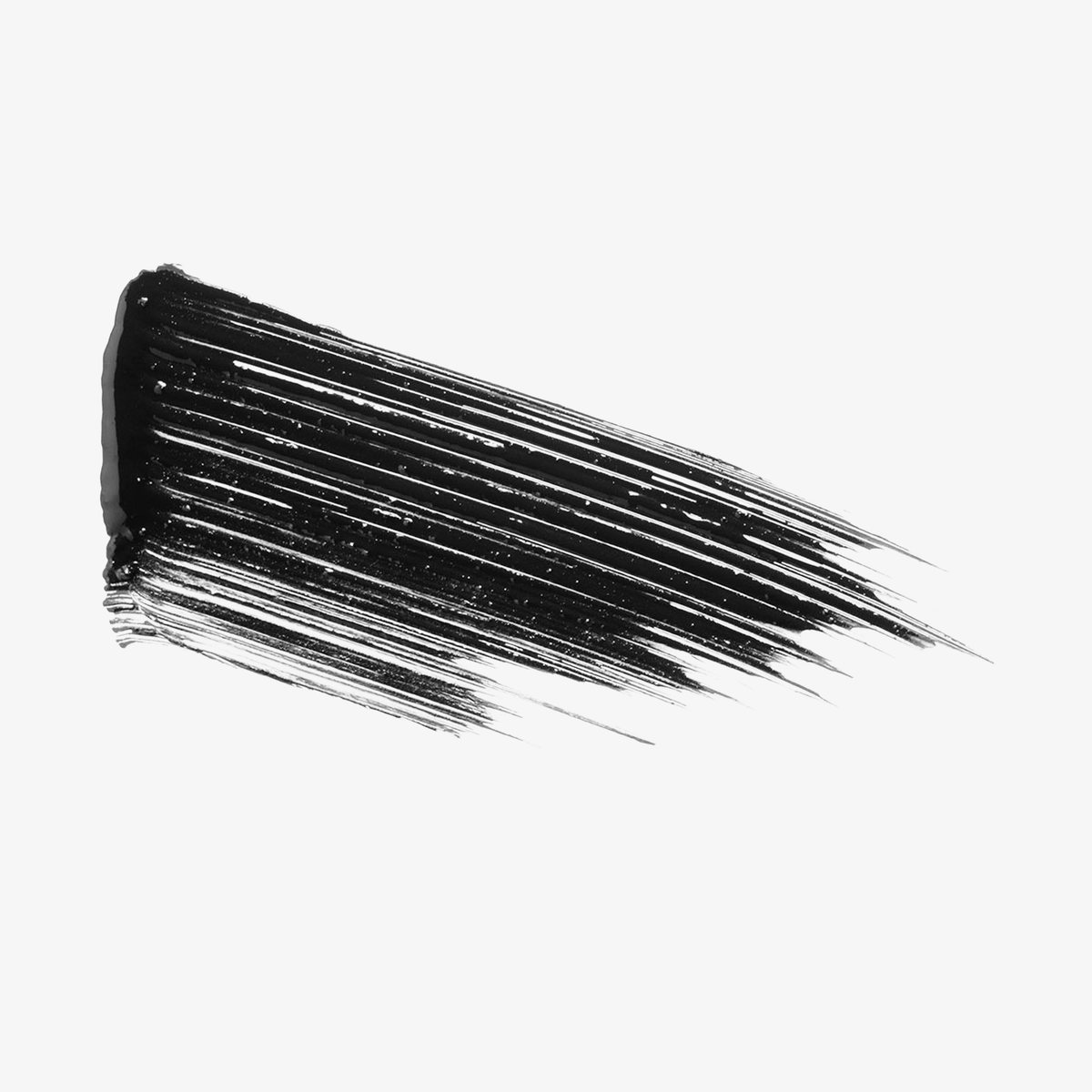„Lash Lift Mascara“ von SWEED: Kräftige schwarze Striche auf weißem Hintergrund, unregelmäßige Ränder und sichtbare Pinselspuren.