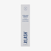 Weiße Verpackung des Xlash Eyelash Serum mit blauem Schriftzug und Logo, entwickelt für längere, fülliger wirkende Wimpern.