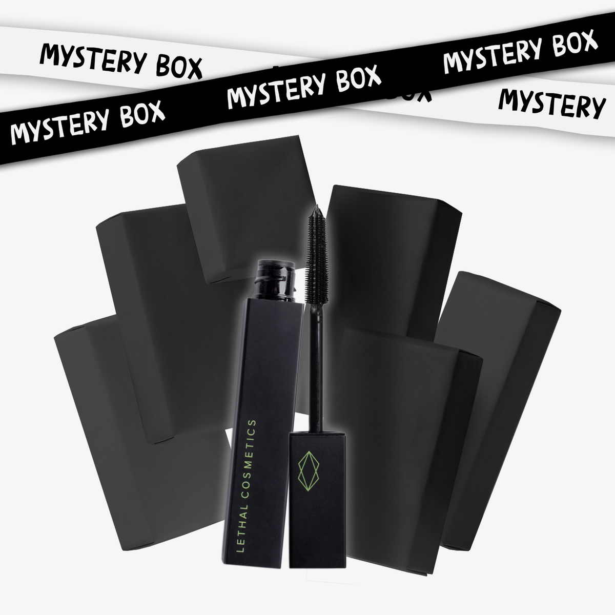 Schwarze Lethal Cosmetics Mascara vor mehreren schwarzen Mystery-Boxen, darüber Mystery-Box-Schriftzüge auf weißen und schwarzen Bändern.