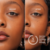 Das geteilte Bild des Gesichts einer Frau zeigt mehr Sommersprossen nach der Anwendung von Freck Noir von Freck Beauty.