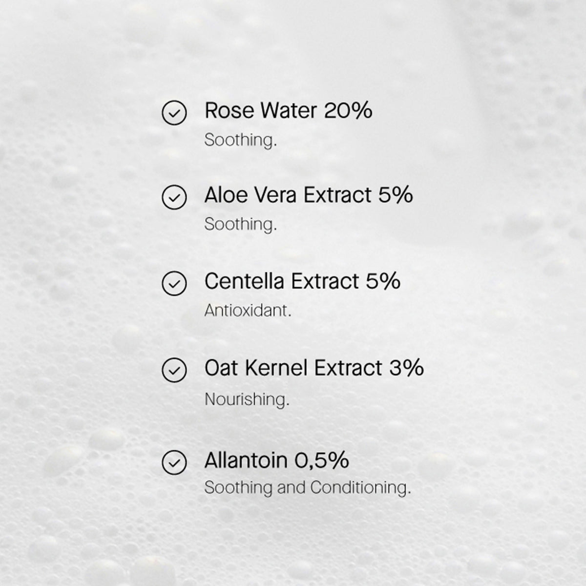 Infografik zeigt 5 pflegende Inhaltsstoffe: Rosenwasser, Aloe Vera, Centella, Haferextrakt und Allantoin mit beruhigender, antioxidativer und nährender Wirkung.