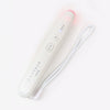 Weißer STYLPRO Bite Pen mit LED-Licht an der Spitze, zwei Steuerknöpfen und Trageschlaufe für einfache Handhabung.