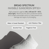 Die Flasche der „Invisible Sunscreen SPF50+“-Sonnencreme von Transparent Lab mit Wassertropfen, die den Lichtschutzfaktor 50+ und die wichtigsten Vorteile hervorhebt.