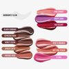 Zwölf Farbmuster des „Glosswork 4D Ultra Shine Plumping Gloss“ von Danessa Myricks Beauty, jeweils mit einem eindeutigen Farbnamen auf weißem Hintergrund beschriftet.