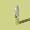 Eine durchsichtige Breakout+Aid Breakout Body Mist-Sprühflasche mit klarem Verschluss, die speziell zur Behandlung von Hautunreinheiten am Körper bestimmt ist.