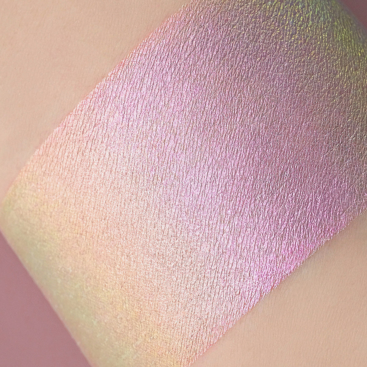 Seamless Satin Highlighter