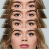 Das Gesicht einer Frau wird viermal mit größer wirkenden Augen gezeigt. Beschriftungen: 1 bis 4. Produkt: BLONDESISTER 4 IN 1 CLICK & TURN MASCARA.