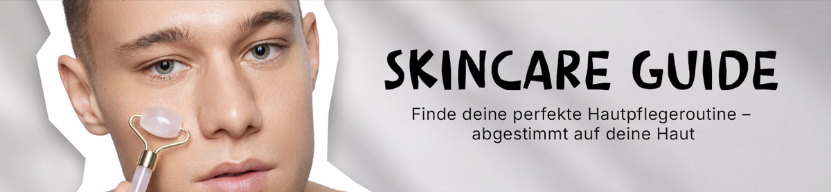 Mann mit Jade-Roller und Skincare Guide Schriftzug auf hellem Hintergrund.