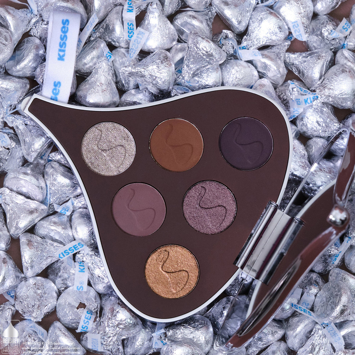Glamlite Cosmetics | Hershey's Kisses x Glamlite Milk Chocolate Palette